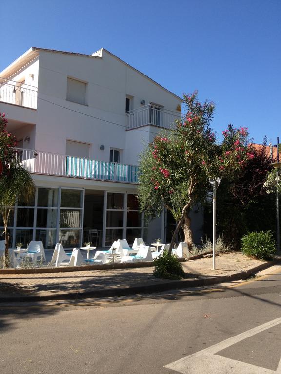 Sitges Beach Hostel Екстериор снимка
